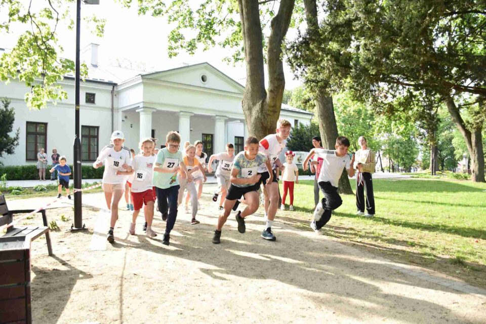SM Ryki wspiera bieg „Rykuś Run” – wydarzenie promujące aktywność i patriotyzm wśród najmłodszych